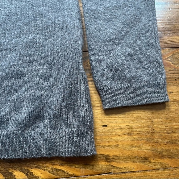 Charter Club Women's 100% Cashmere Brown V-Neck Sweater size M‎ - Picture 5 of 11